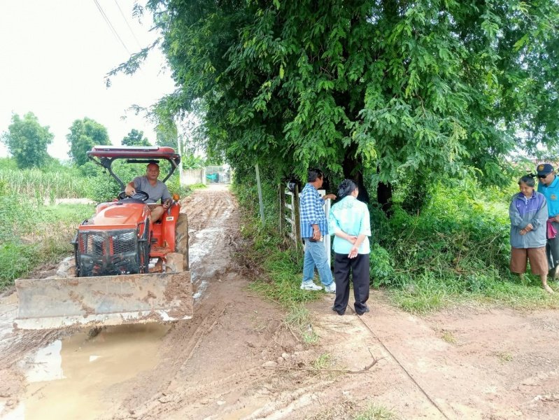 เทศบาลตำบลปักธงชัยออกช่วยเหลือผู้ได้รับความเดือดร้อนจากเหตุน้ำท่วมขังระบายไม่ทัน บ้านขอนขว้าง ม. 9 และ บ้านโรงนา ม.5 ต.เมืองปัก