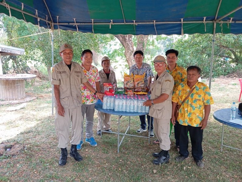 เทศบาลตำบลปักธงชัยตั้งจุดบริการประชาชน (ด่านชุมชน) ช่วงเทศกาลปีใหม่ 2567 วันที่ 11 เมษายน 2566 - 17 เมษายน 2567 เพื่อดูแลความปลอดภัยให้กับประชาชนในพื้นที่และผู้ใช้รถใช้ถนนชีวิตวิถีใหม่ ขับขี่อย่างปลอดภัย ไร้อุบัติเหตุ