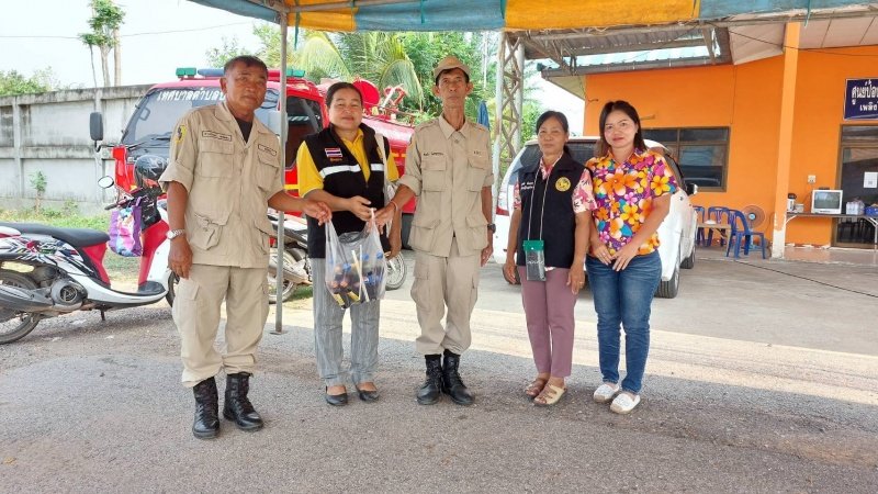 เทศบาลตำบลปักธงชัยตั้งจุดบริการประชาชน (ด่านชุมชน) ช่วงเทศกาลปีใหม่ 2567 วันที่ 11 เมษายน 2566 - 17 เมษายน 2567 เพื่อดูแลความปลอดภัยให้กับประชาชนในพื้นที่และผู้ใช้รถใช้ถนนชีวิตวิถีใหม่ ขับขี่อย่างปลอดภัย ไร้อุบัติเหตุ