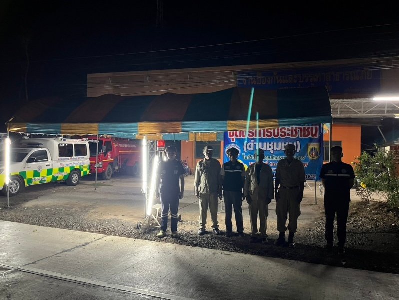 เทศบาลตำบลปักธงชัยตั้งจุดบริการประชาชน (ด่านชุมชน) ช่วงเทศกาลปีใหม่ 2567 วันที่ 11 เมษายน 2566 - 17 เมษายน 2567 เพื่อดูแลความปลอดภัยให้กับประชาชนในพื้นที่และผู้ใช้รถใช้ถนนชีวิตวิถีใหม่ ขับขี่อย่างปลอดภัย ไร้อุบัติเหตุ