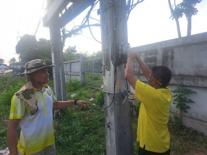 กองช่าง เทศบาลตำบลปักธงชัย ซ่อมแซมไฟฟ้าสาธารณะ เพื่อแก้ไขปัญหาความเดือดร้อน ลดการเกิดอุบัติเหตุ ป้องกันเหตุร้ายในพื้นที่เทศบาลตำบลปักธงชัย ประจำเดือนมกราคม – มีนาคม 2567