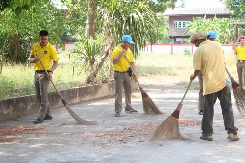 อำเภอปักธงชัย ร่วมกับเทศบาลตำบลปักธงชัยจัดกิจกรรมจิตอาสาพัฒนาเนื่องในโอกาสวันสำคัญของชาติไทย ประจำปี 2567 ในวันศุกร์ที่ 3 พฤษภาคม 2567 ณ วัดโพธิ์ทอง หมู่ที่ 5 ตำบลเมืองปัก อำเภอปักธงชัย นครราชสีมา