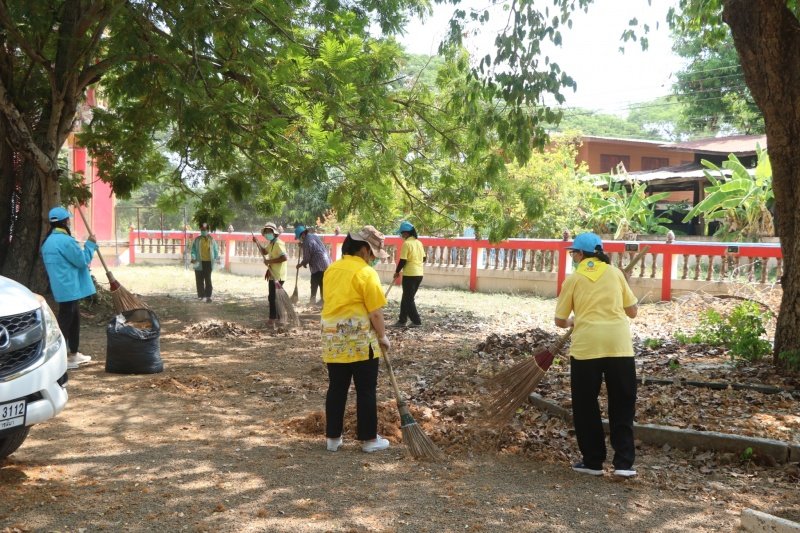 อำเภอปักธงชัย ร่วมกับเทศบาลตำบลปักธงชัยจัดกิจกรรมจิตอาสาพัฒนาเนื่องในโอกาสวันสำคัญของชาติไทย ประจำปี 2567 ในวันศุกร์ที่ 3 พฤษภาคม 2567 ณ วัดโพธิ์ทอง หมู่ที่ 5 ตำบลเมืองปัก อำเภอปักธงชัย นครราชสีมา