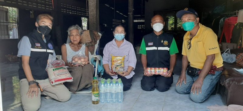 เทศบาลตำบลปักธงชัย โดยงานป้องกันและบรรเทาสาธารณภัย มอบถุงทรายเพื่อช่วยเหลือผู้ประสบภัยนำ้ท่วม ช่วงเดือนตุลาคม - เดือนธันวาคม 2565