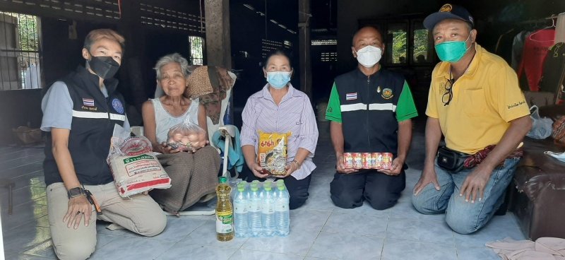 เทศบาลตำบลปักธงชัย โดยงานป้องกันและบรรเทาสาธารณภัย มอบถุงทรายเพื่อช่วยเหลือผู้ประสบภัยนำ้ท่วม ช่วงเดือนตุลาคม - เดือนธันวาคม 2565