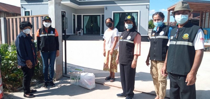 เทศบาลตำบลปักธงชัยมอบถุงยังชีพให้แก่ผู้กักตัว ในเขตพื้นที่เทศบาลตำบลปักธงชัยประจำเดือนกรกฎาคม - กันยายน 2564