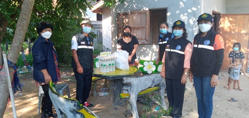 เทศบาลตำบลปักธงชัยมอบถุงยังชีพให้แก่ผู้กักตัว ในเขตพื้นที่เทศบาลตำบลปักธงชัยประจำเดือนกรกฎาคม - กันยายน 2564