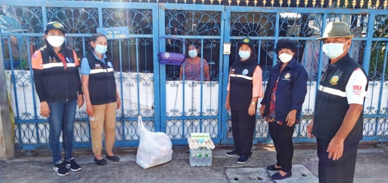 เทศบาลตำบลปักธงชัยมอบถุงยังชีพให้แก่ผู้กักตัว ในเขตพื้นที่เทศบาลตำบลปักธงชัยประจำเดือนกรกฎาคม - กันยายน 2564