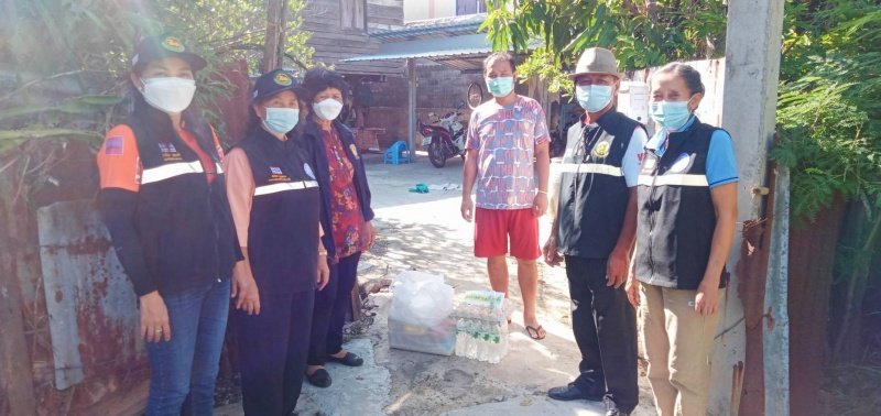 เทศบาลตำบลปักธงชัยมอบถุงยังชีพให้แก่ผู้กักตัว ในเขตพื้นที่เทศบาลตำบลปักธงชัยประจำเดือนกรกฎาคม - กันยายน 2564