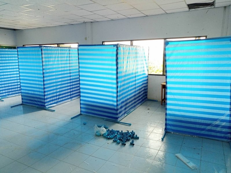 เทศบาลตำบลปักธงชัย เตรียมสถานที่ศูนย์แยกกักตัวในชุมชน Community Isolation (CI) ประจำปี พ.ศ. 2564 ณ โรงเรียนโพธิ์ทอง บ้านโรงนา ตำบลเมืองปัก อำเภอปักธงชัย จังหวัดนครราชสีมา