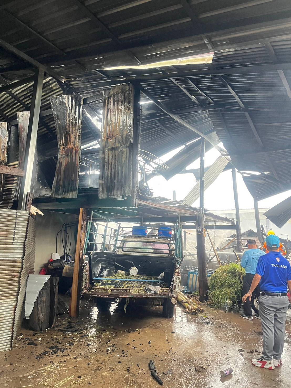 พิธีรับมอบสิ่งของในการดำรงชีพเบื้องต้นเพื่อบรรเทาความเดือดร้อนเฉพาะหน้า  แก่นางสาวทองสุข จอมจะโปะ ผู้ประสบอัคคีภัยบ้านเรือนได้รับความเสียหายทั้งหลัง