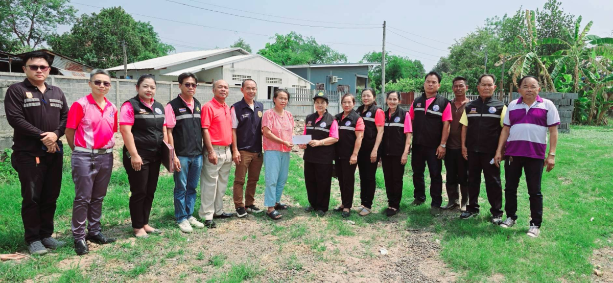 พิธีรับมอบสิ่งของในการดำรงชีพเบื้องต้นเพื่อบรรเทาความเดือดร้อนเฉพาะหน้า  แก่นางสาวทองสุข จอมจะโปะ ผู้ประสบอัคคีภัยบ้านเรือนได้รับความเสียหายทั้งหลัง