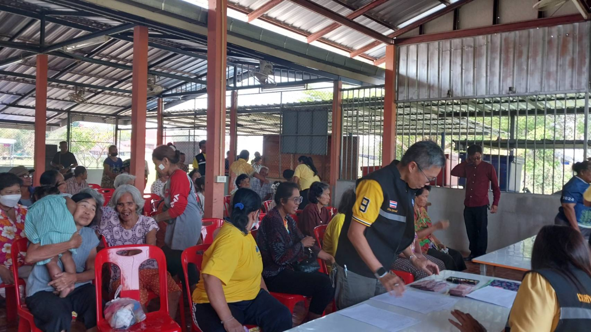 เทศบาลตำบลปักธงชัย ออกจ่ายเบี้ยยังชีพผู้สูงอายุ ผู้พิการ ผู้ป่วยฯ และบริการจัดเก็บค่าธรรมเนียมการเก็บขนขยะ ประจำเดือนมีนาคม 2568