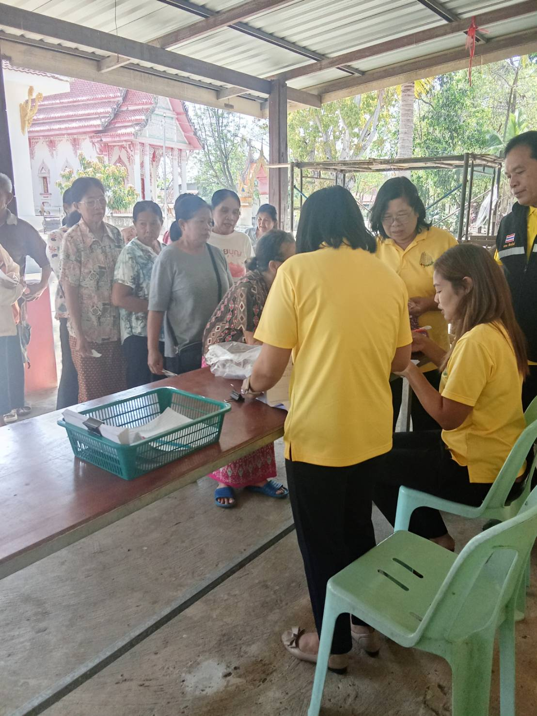 เทศบาลตำบลปักธงชัย ออกจ่ายเบี้ยยังชีพผู้สูงอายุ ผู้พิการ ผู้ป่วยฯ และบริการจัดเก็บค่าธรรมเนียมการเก็บขนขยะ ประจำเดือนมีนาคม 2568