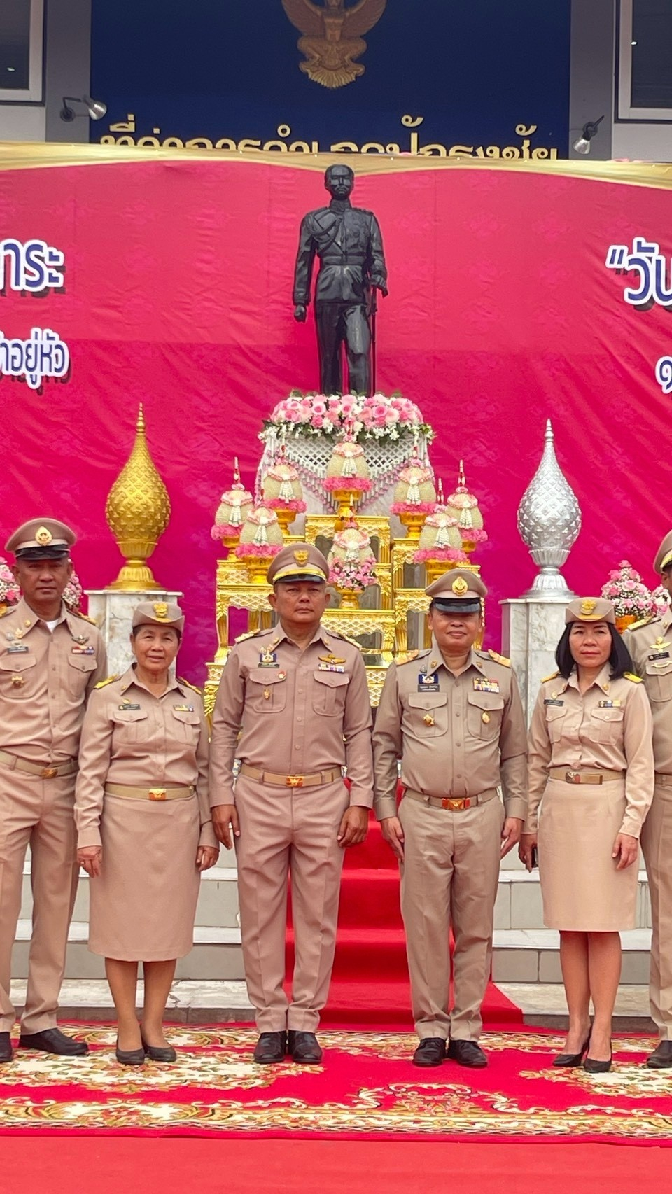 เทศบาลตำบลปักธงชัยร่วมพิธีถวายราชสักการะและกล่าวถวายราชสดุดี พระบาทสมเด็จพระจุลจอมเกล้าเจ้าอยู่หัว เนื่องในวันท้องถิ่นไทย ประจำปี 2568 ณ บริเวณลานพระบรมราชานุสาวรีย์ พระบาทสมเด็จพระจุลจอมเกล้าเจ้าอยู่หัว วันอังคารที่ 18 มีนาคม 2568
