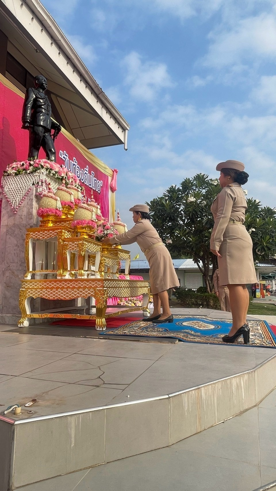 เทศบาลตำบลปักธงชัยร่วมพิธีถวายราชสักการะและกล่าวถวายราชสดุดี พระบาทสมเด็จพระจุลจอมเกล้าเจ้าอยู่หัว เนื่องในวันท้องถิ่นไทย ประจำปี 2568 ณ บริเวณลานพระบรมราชานุสาวรีย์ พระบาทสมเด็จพระจุลจอมเกล้าเจ้าอยู่หัว วันอังคารที่ 18 มีนาคม 2568